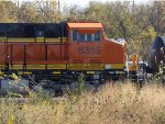 BNSF ES44C4 8335